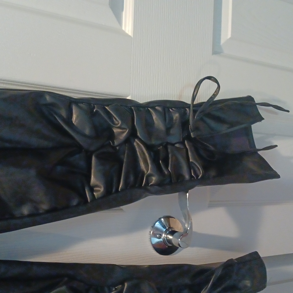 PrettyLitttleThings 8 Bkack Faux Leather Pants With Bows